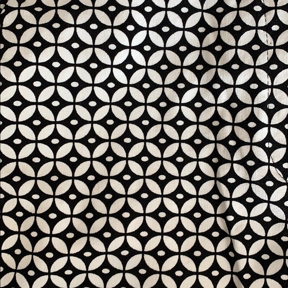 3 for $10🎁 Women’s dress shorts size 10-12 - Picture 2 of 5